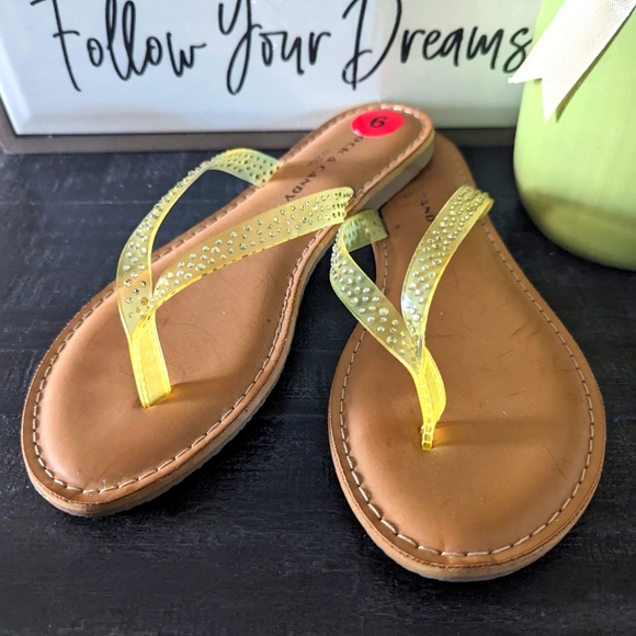 🆕 New 🆕 Rock & Candy sandals - Picture 1 of 4